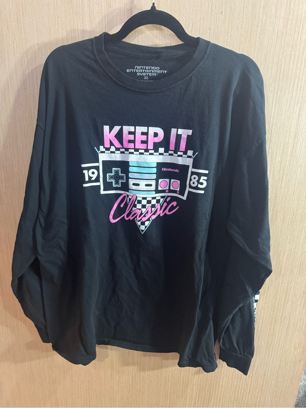 Nintendo Black Keep It Classic Retro Graphic Long-Sleeve Tee Size XL